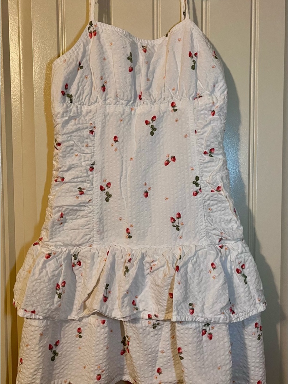 art class White Strawberry-Print Ruffle Tiered Dress Large ⚡️ 3 for $24 ⚡️